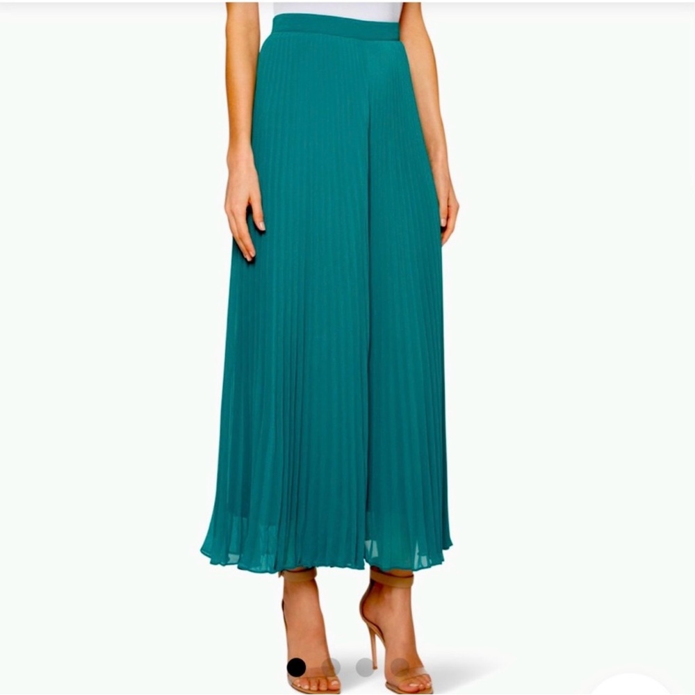 Club Monaco Teal Top